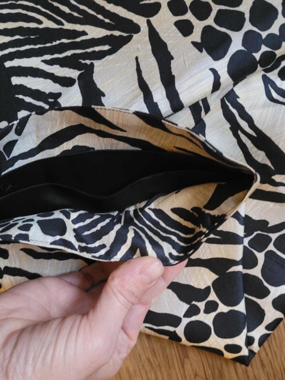 Dolce and Gabbana iconic Y2K silk animal print tunic - Picture 2 of 15